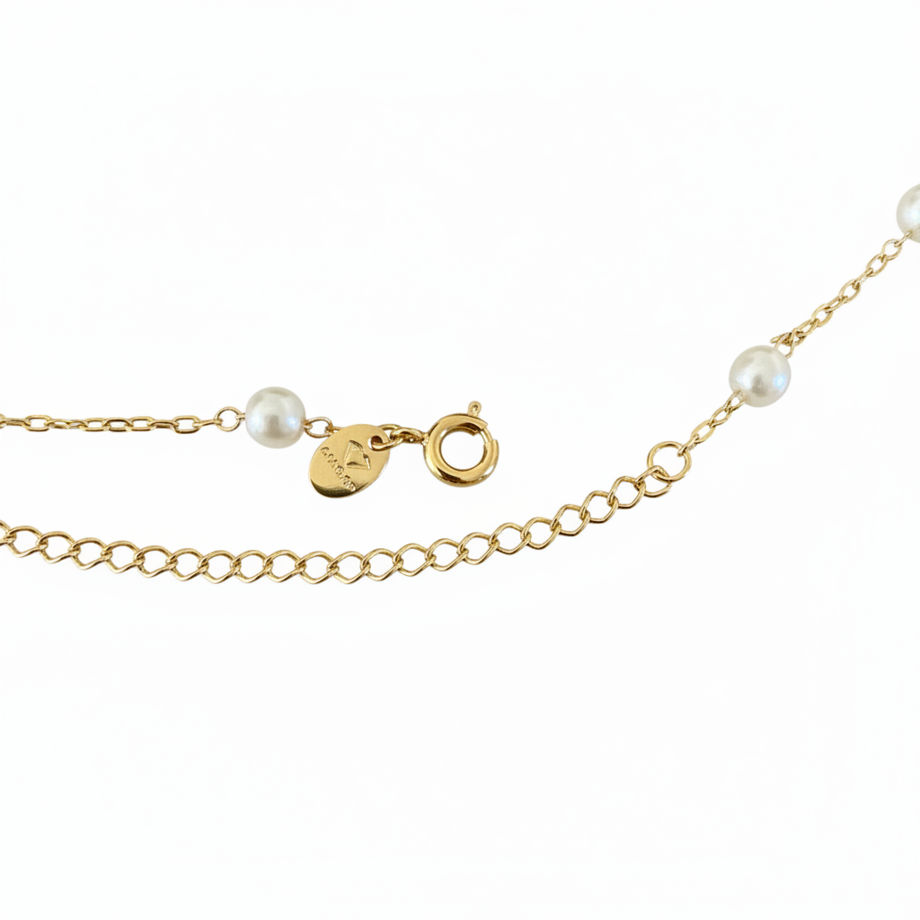 Pearl Station Necklace - detalhe fecho fundo branco