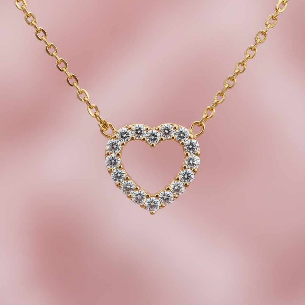 Heart Zirconia Pendant Necklace close-up